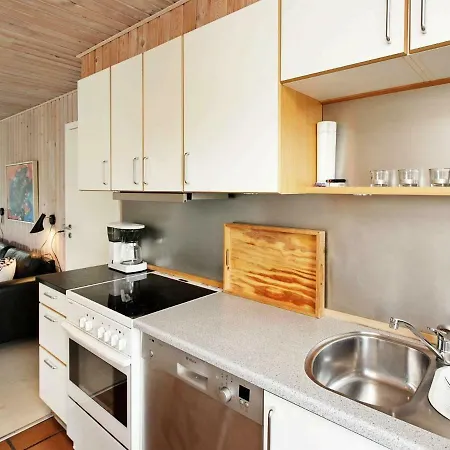 Four-bedroom Holiday In Henne 2