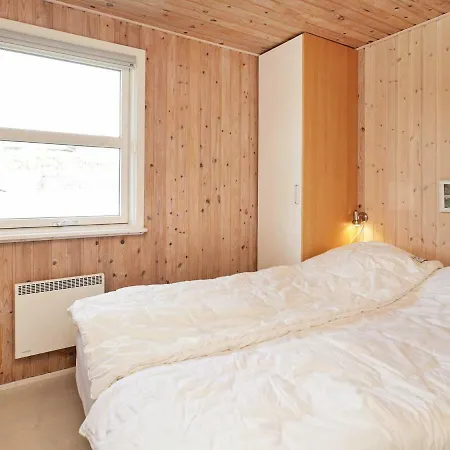 בית נופש Four-bedroom Holiday In Henne 2
