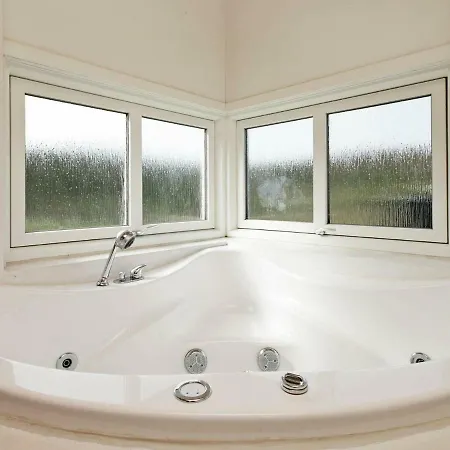 Four-bedroom Holiday In Henne 2