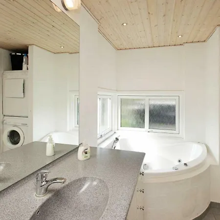 Four-bedroom Holiday In Henne 2 בית נופש האנה סטרנד